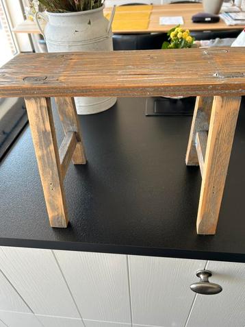 Gloednieuw prachtig teak houten bijzettafeltje  beschikbaar voor biedingen