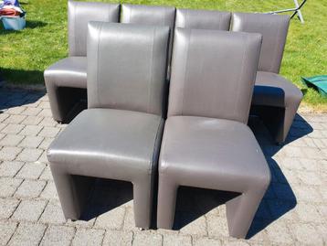 6 eetkamerstoelen zithoogte 50cm GRATIS beschikbaar voor biedingen