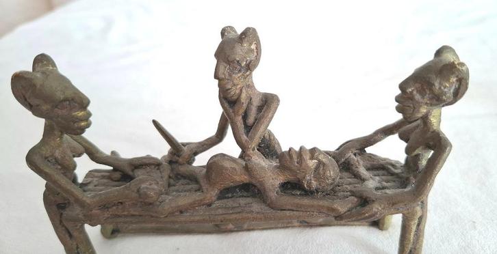 2 AkanTraditionele geboortescène goudgewichten, Antiek en Kunst, Kunst | Niet-Westerse kunst, Ophalen of Verzenden