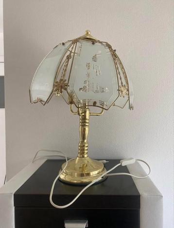 Vintage lamp beschikbaar voor biedingen