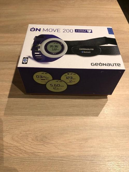 Geonaute ONmove 200 sporthorloge, Handtassen en Accessoires, Sporthorloges, Zo goed als nieuw, Android, Paars, Afstand, Calorieverbanding