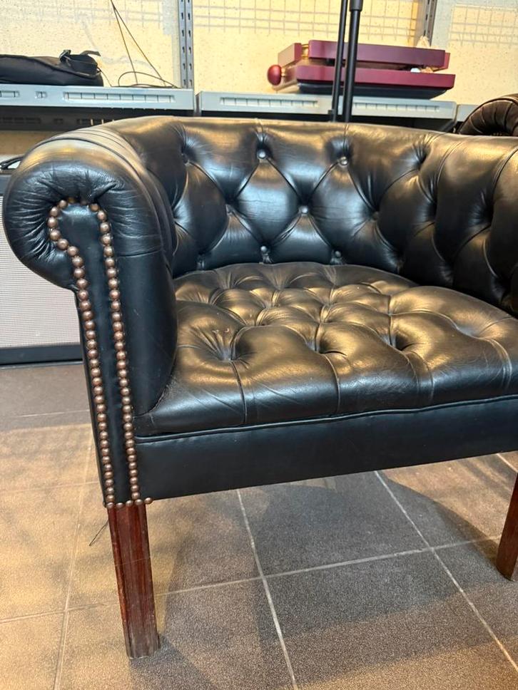 Fauteuils Chesterfield en cuir noir etat super, Huis en Inrichting, Fauteuils, Zo goed als nieuw, Leer, Ophalen