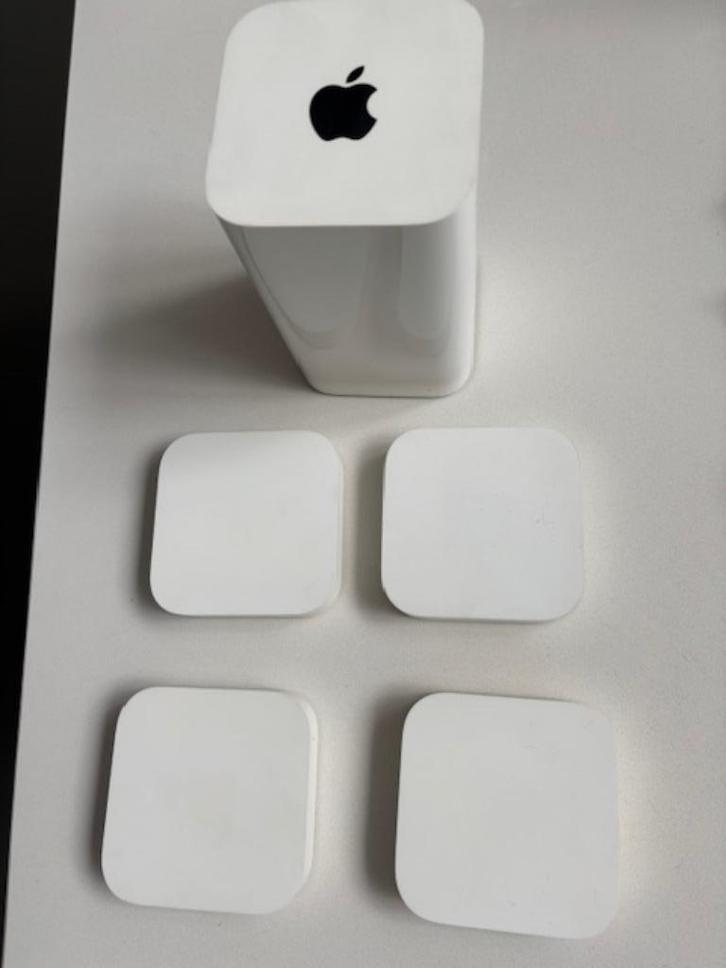 Apple draadloze router en Wi-Fi toegangspunt met airports, Computers en Software, Routers en Modems, Gebruikt, Router, Ophalen