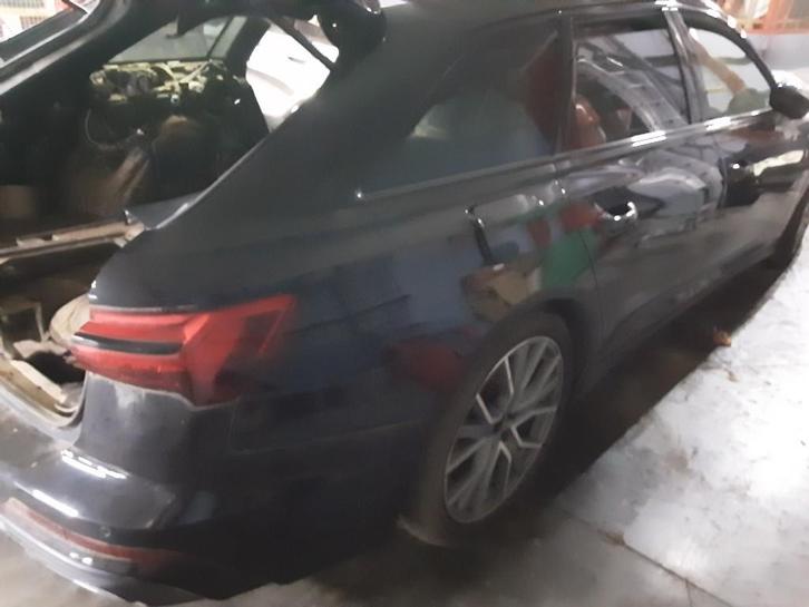 SPATBORD RECHTS ACHTER Audi A6 Avant (C8) (01-2018/-), Auto-onderdelen, Carrosserie, Spatbord, Audi, Achter, Rechts, Gebruikt
