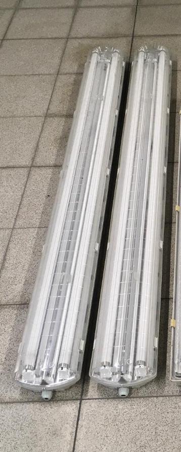 2 TL armaturen 2 x 58 W beschikbaar voor biedingen