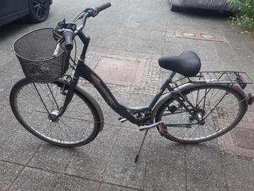 dames fiets in orde  beschikbaar voor biedingen