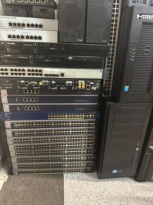 Partij netwerkapparatuur, Computers en Software, Netwerk switches, Gebruikt, Ophalen