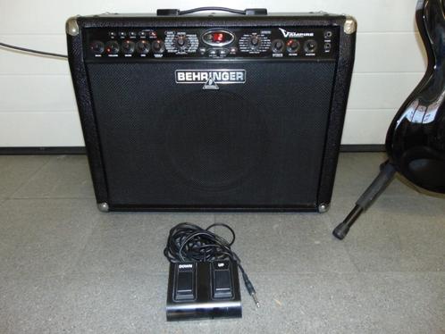 Versterker100 Watt  Behringer V-Ampire Edition met pedaal ., Muziek en Instrumenten, Versterkers | Bas en Gitaar, Nieuw, Gitaar