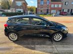 Ford Fiesta 1.1 85PK met vele opties!, Auto's, Voorwielaandrijving, Stof, Gebruikt, https://public.car-pass.be/vhr/786a0db3-4e95-4a33-be2b-58e7f61f1b53