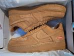 Nike AF1 Supreme Wheat maat EU 44, Kleding | Heren, Schoenen, Bruin, Nike, Nieuw, Ophalen of Verzenden