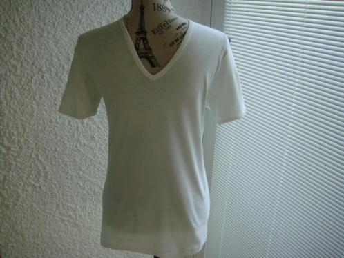 T-shirt blanc en v Eminence taille S, Vêtements | Hommes, T-shirts, Porté, Blanc, Enlèvement ou Envoi