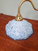 Wandlamp van messing en blauw gespikkeld glas, Ophalen of Verzenden