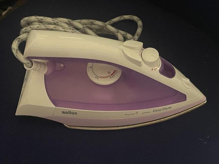 Eenvoudig stoomstrijkijzer PHILIPS of Braun of MTEC of ..., Elektronische apparatuur, Strijkijzers en Strijkplanken, Ophalen