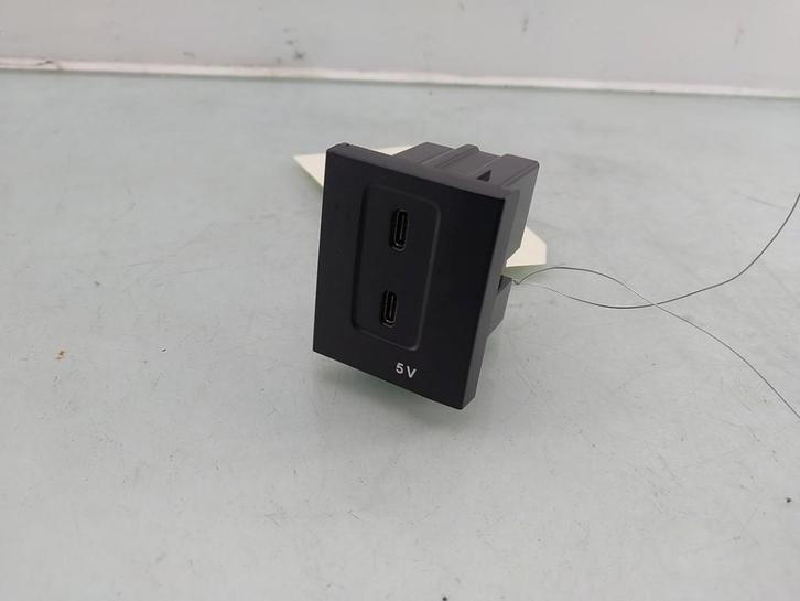 DIVERSEN AUX/USB aansluiting A (177.0) (|A2478200301|), Auto-onderdelen, Overige Auto-onderdelen, Mercedes-Benz, Gebruikt