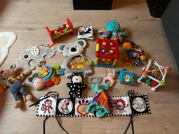 Babyspeelgoed 0 - 2 jaar beschikbaar voor biedingen