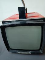 vintage Sovjet draagbare tv, Ophalen