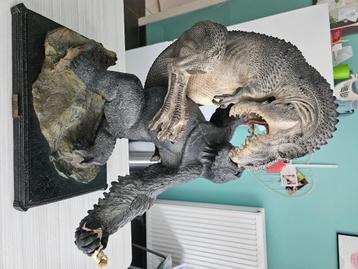 V-rex vs King Kong beschikbaar voor biedingen