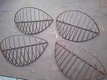 4 kleine geroeste hooiruifjes als decoratie of plantenrek! beschikbaar voor biedingen