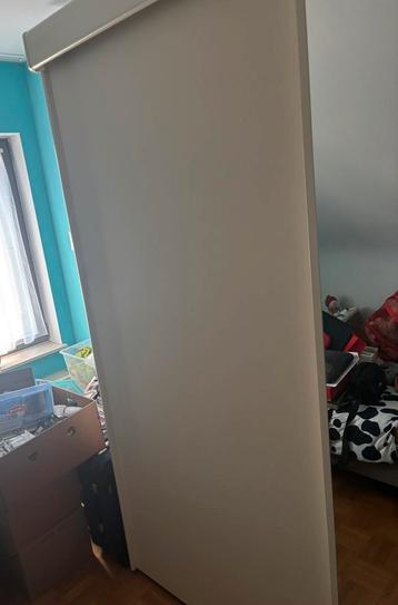 Klerenkast wit, Enlèvement, Utilisé