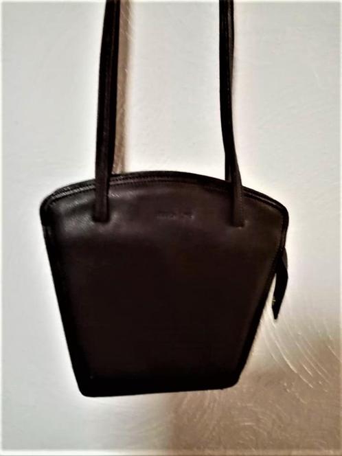 Jessica Line : bruin schoudertas ritssluiting 26cm/28cm/8cm, Handtassen en Accessoires, Tassen | Schoudertassen, Zo goed als nieuw