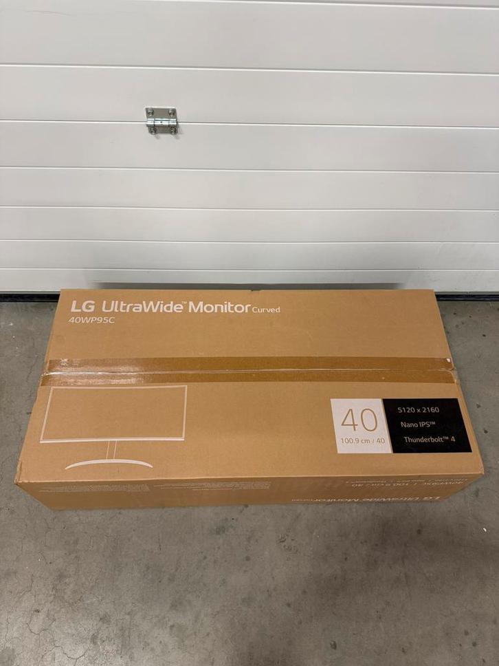 LG 40” 40WP95CP-W UltraWide 5K Monitor, Computers en Software, Monitoren, Nieuw, 61 t/m 100 Hz, DisplayPort, HDMI, Thunderbolt