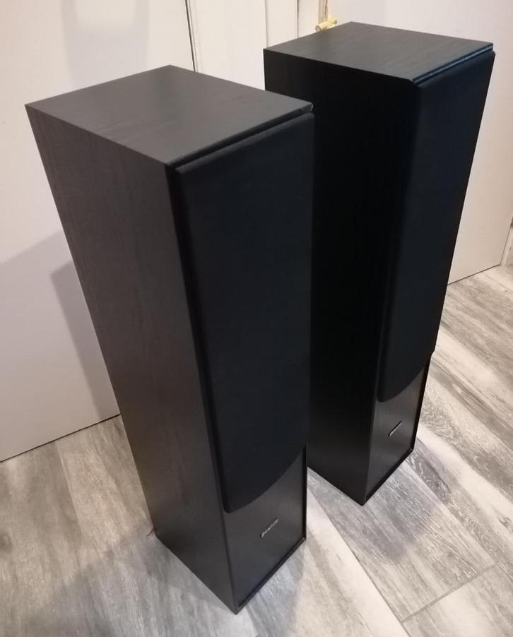 Fenton SHFT60B - Set van twee hifi luidsprekers, Audio, Tv en Foto, Luidsprekerboxen, Zo goed als nieuw, Front, Rear of Stereo speakers