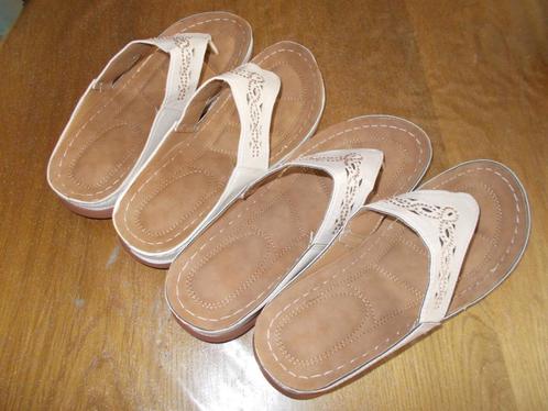 Paires (2) de sandales beiges neuves., Kleding | Dames, Schoenen, Nieuw, Sandalen of Muiltjes, Beige, Ophalen