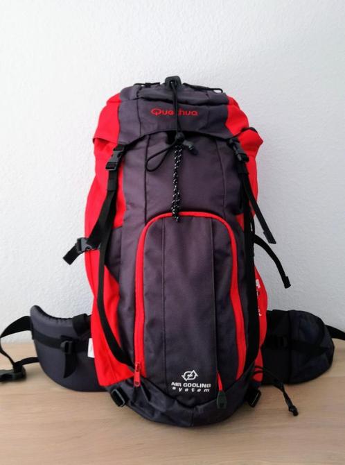 Sac à dos 40 litres Décathlon, Handtassen en Accessoires, Tassen | Rugtassen, Zo goed als nieuw, Overige merken, 25 tot 40 cm