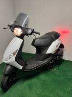 Piaggio zip 2017 snor (nl kenteken), Fietsen en Brommers, Ophalen, Zo goed als nieuw, Zip