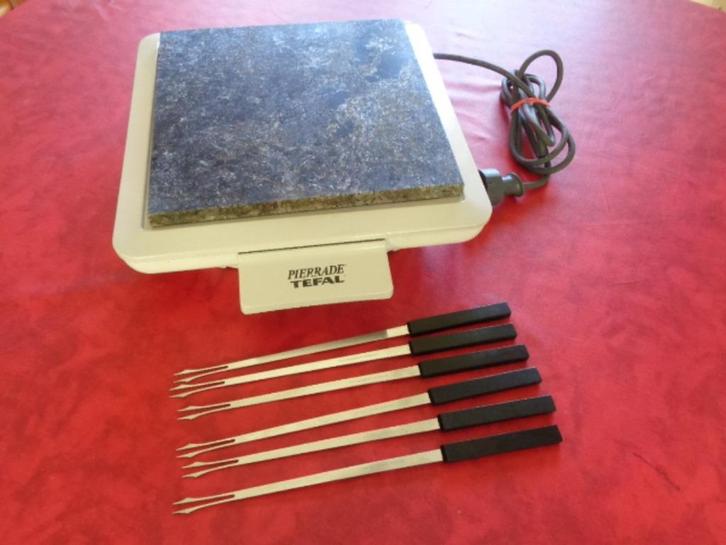 Pierrade. Marque: "Tefal" + 6 accessoires., Maison & Meubles, Cuisine | Vaisselle, Utilisé, Autres types, Autres styles, Enlèvement ou Envoi