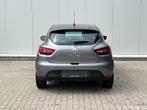 ✅ Renault Clio 1.2i GARANTIE | Airco | Navi | Cruise | 1.Eig, Auto's, Renault, Voorwielaandrijving, 4 cilinders, 127 g/km, Leder