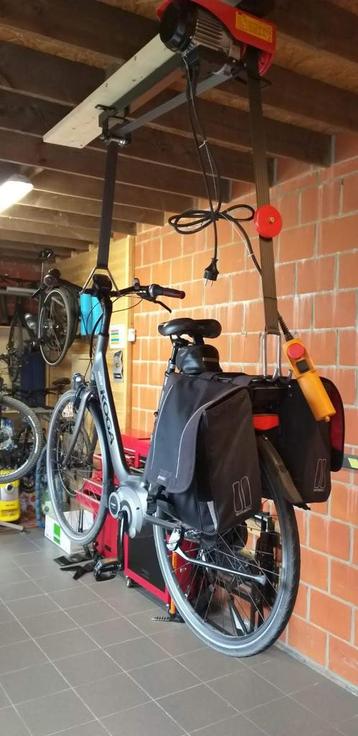 Elektrische Fietslift of fietsttakel tevens scooterlift beschikbaar voor biedingen