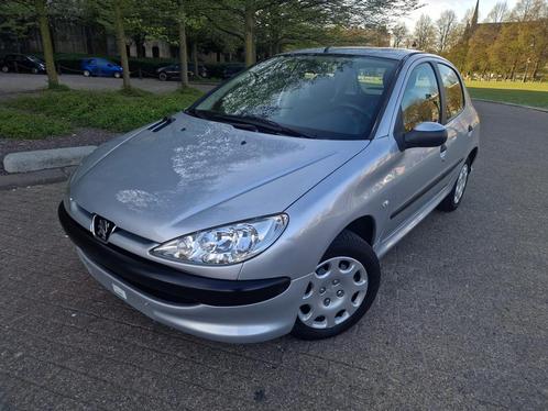 Peugeot 206 04/2007 Benzine 84000km, Auto's, Peugeot, Bedrijf, ABS, Airbags, Boordcomputer, Centrale vergrendeling, Elektrische buitenspiegels