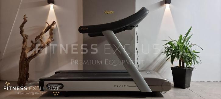 Technogym Run 700 Excite LED loopband treadmil fysio homegym, Sport en Fitness, Fitnessmaterialen, Gebruikt, Overige typen, Armen