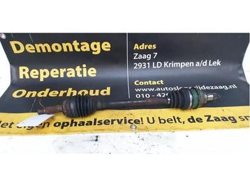 Aandrijfas links-voor van een Daihatsu Young RV beschikbaar voor biedingen