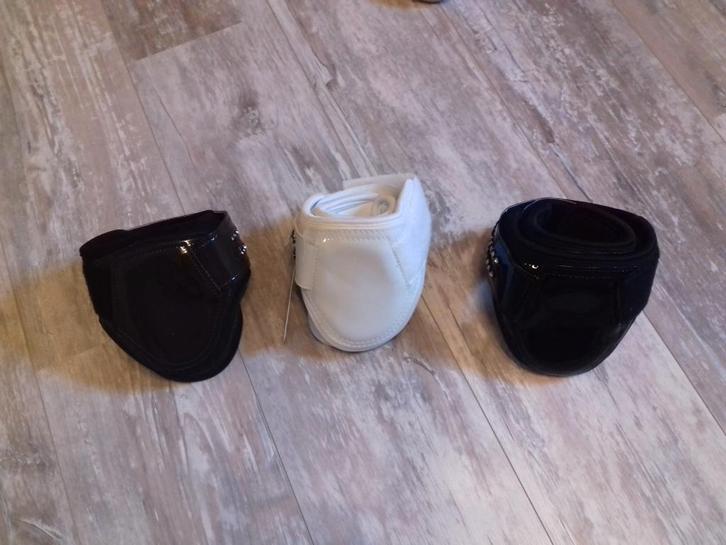 Protège-boulets blanc/brun/noir, Animaux & Accessoires, Chevaux & Poneys | Guêtres en cloche, Neuf, Équitation, Obstacle, Transport