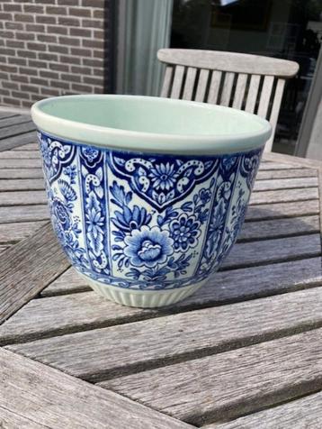Bloempot  beschikbaar voor biedingen