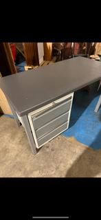 Mid century retro vintage ijzeren bureau’s, Ophalen