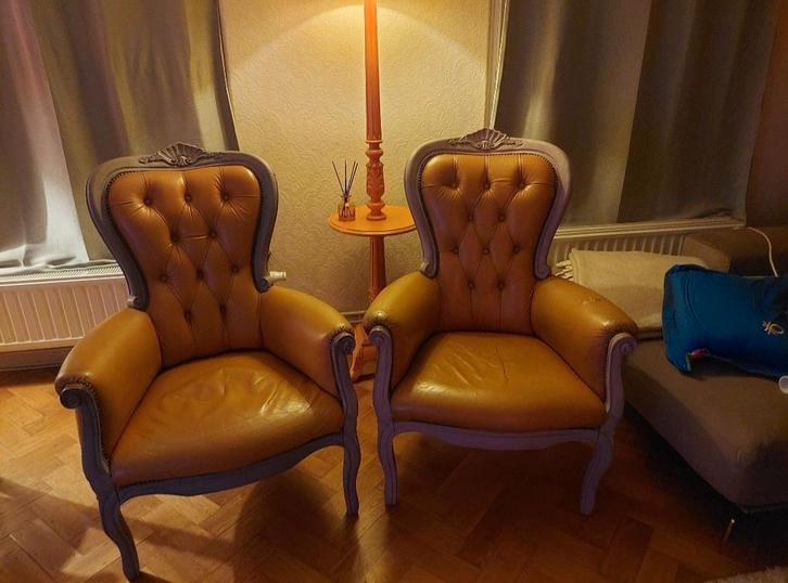 2 jolis fauteuils en cuir style baroque, Huis en Inrichting, Fauteuils, Gebruikt, Leer, Ophalen