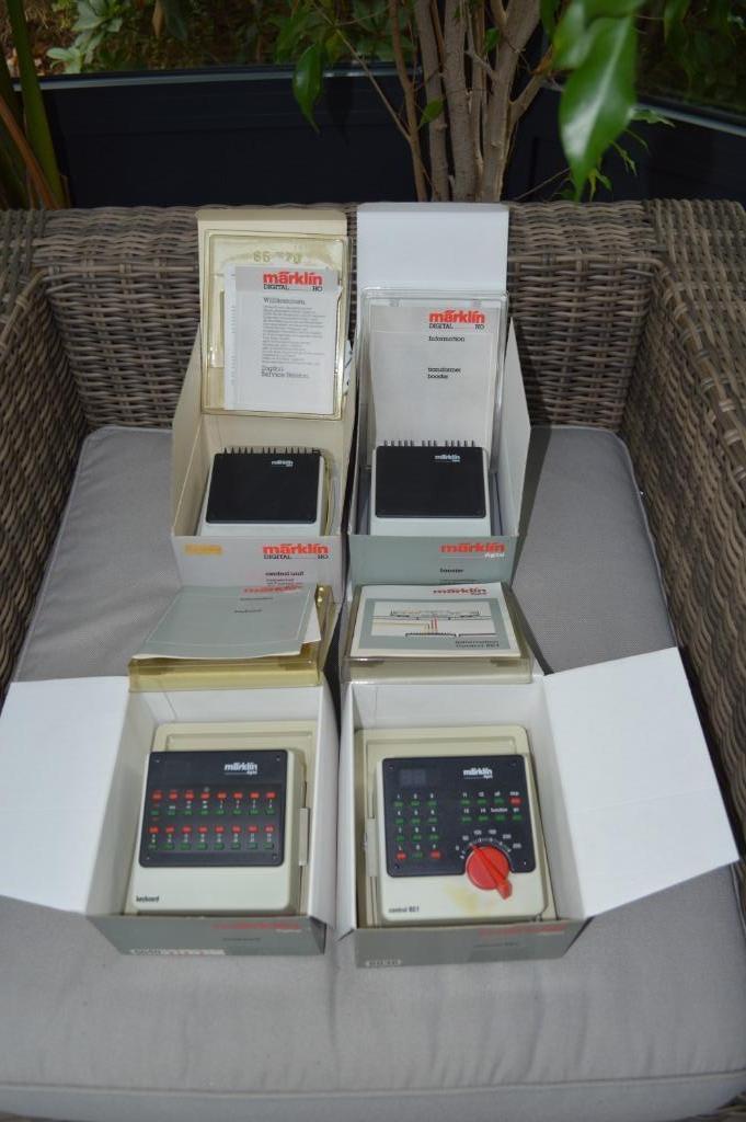 Mârklin 6016 / 6020 / 6036 en 6040 digitale voedingen, Hobby en Vrije tijd, Modeltreinen | H0, Gebruikt, Transformator of Voeding