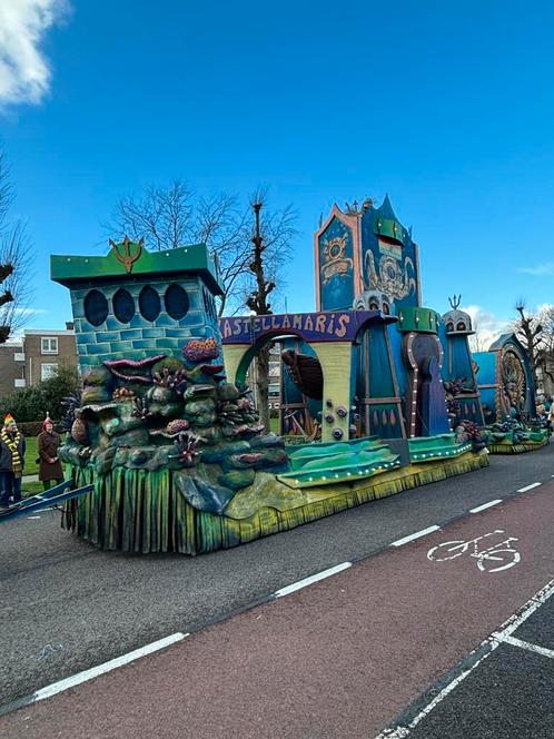 Grote carnavalswagen 2-delig!, Hobby en Vrije tijd, Feestartikelen, Zo goed als nieuw, Feestartikel, Ophalen