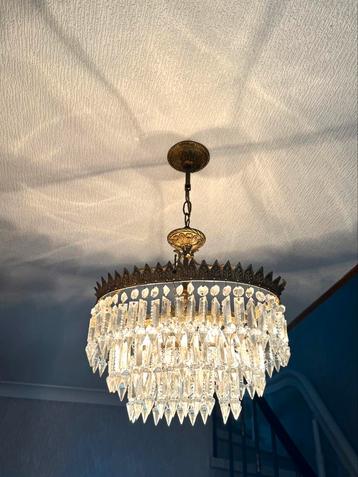 Luster met belletjes beschikbaar voor biedingen