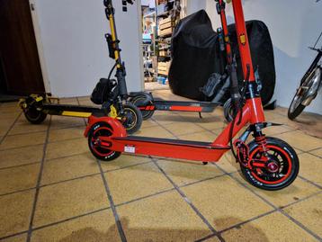 Elektrische step Ninebot Max G30 Ferrari 45km/h. beschikbaar voor biedingen