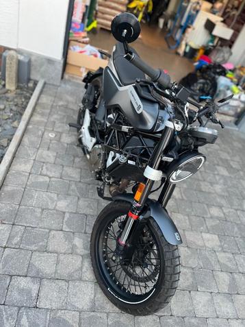 Moto 125cc Husqvarna Svartpilen 2021