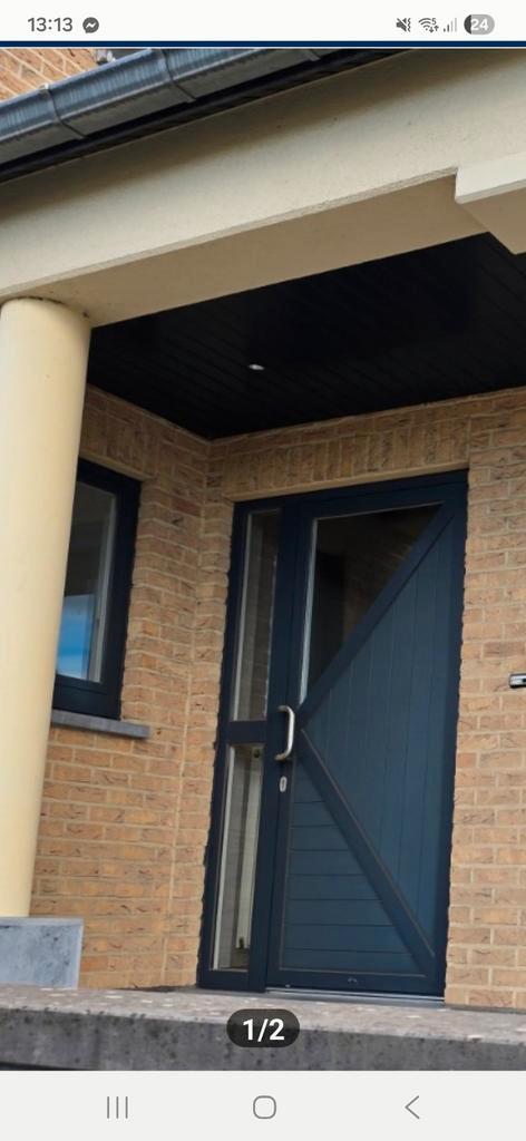 Voordeur met smal raam naast aluminium antraciet, Doe-het-zelf en Bouw, Glas en Ramen, Ophalen