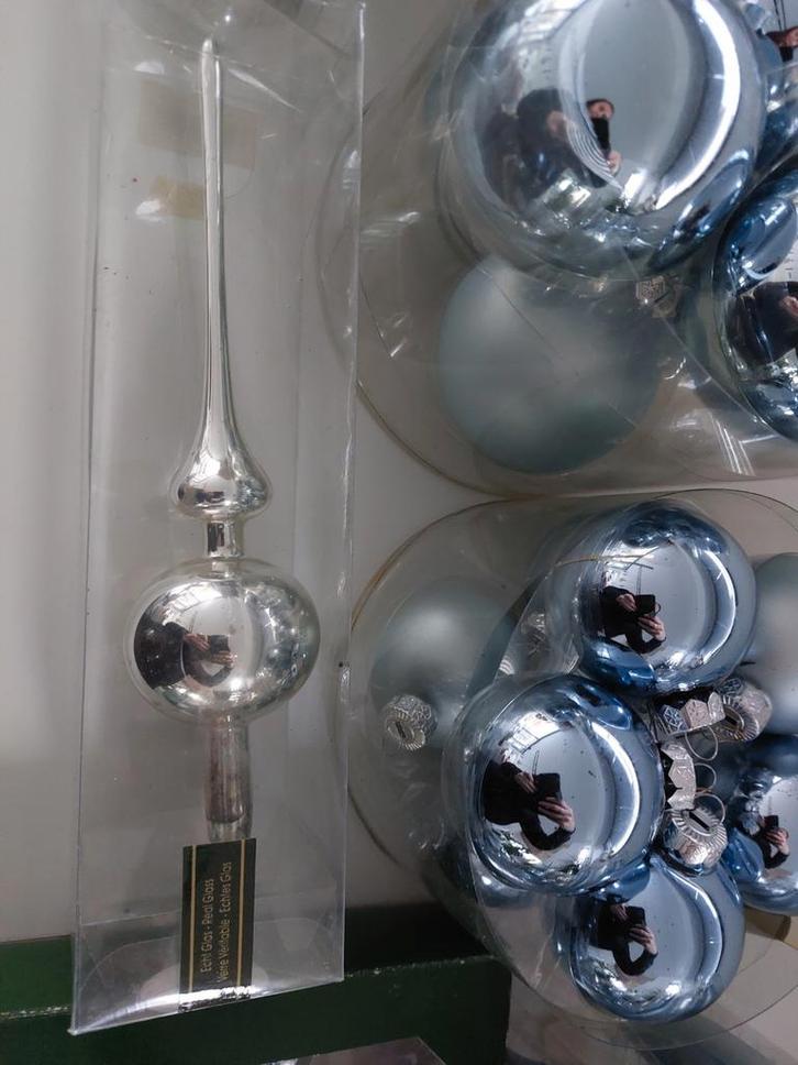 80 kerstballen klein en groot licht blauw en zilver, Handtassen en Accessoires, Bedels, Goud, Ophalen