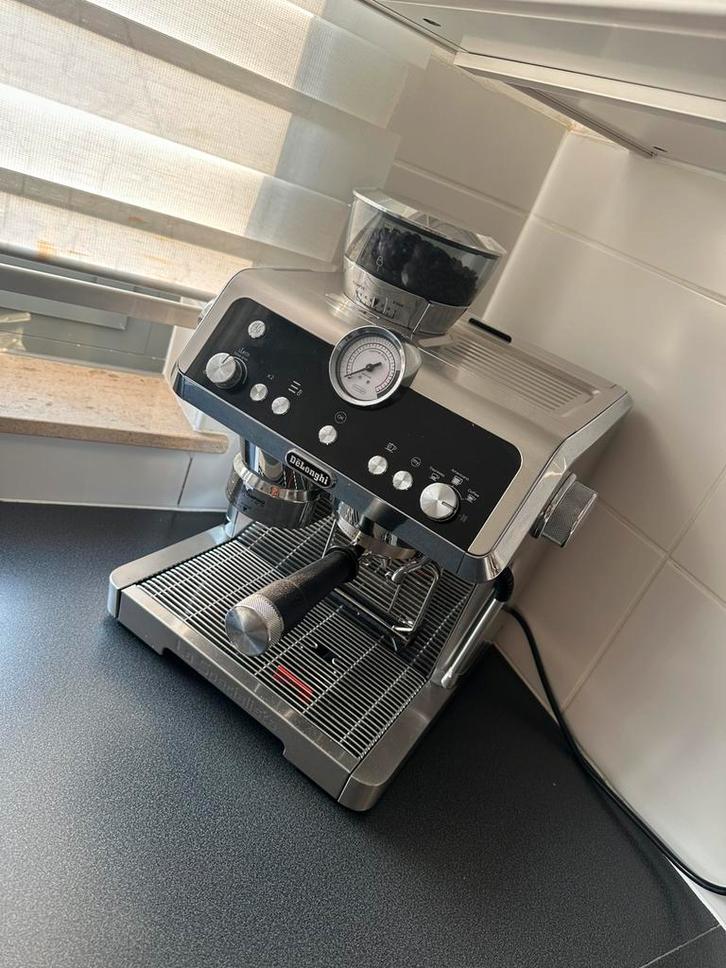 De’Longhi La Specialista – Luxe espressomachine + toebehoren, Elektronische apparatuur, Koffiezetapparaten, Zo goed als nieuw