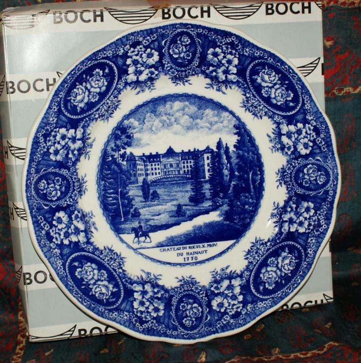 BOCH FRÈRES KERAMIS assiette Château du Roeulx D: 26 cm ., Antiquités & Art, Antiquités | Assiettes décoratives & Carrelages, Enlèvement ou Envoi