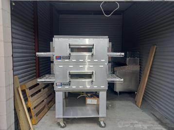Middleby-Marshall  Pizza Oven met transportband