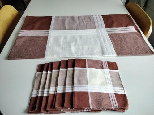 Ancienne nappe en coton avec 7 serviettes de table., Maison & Meubles, Nappes, Utilisé, Rectangle, Intérieur, Enlèvement ou Envoi